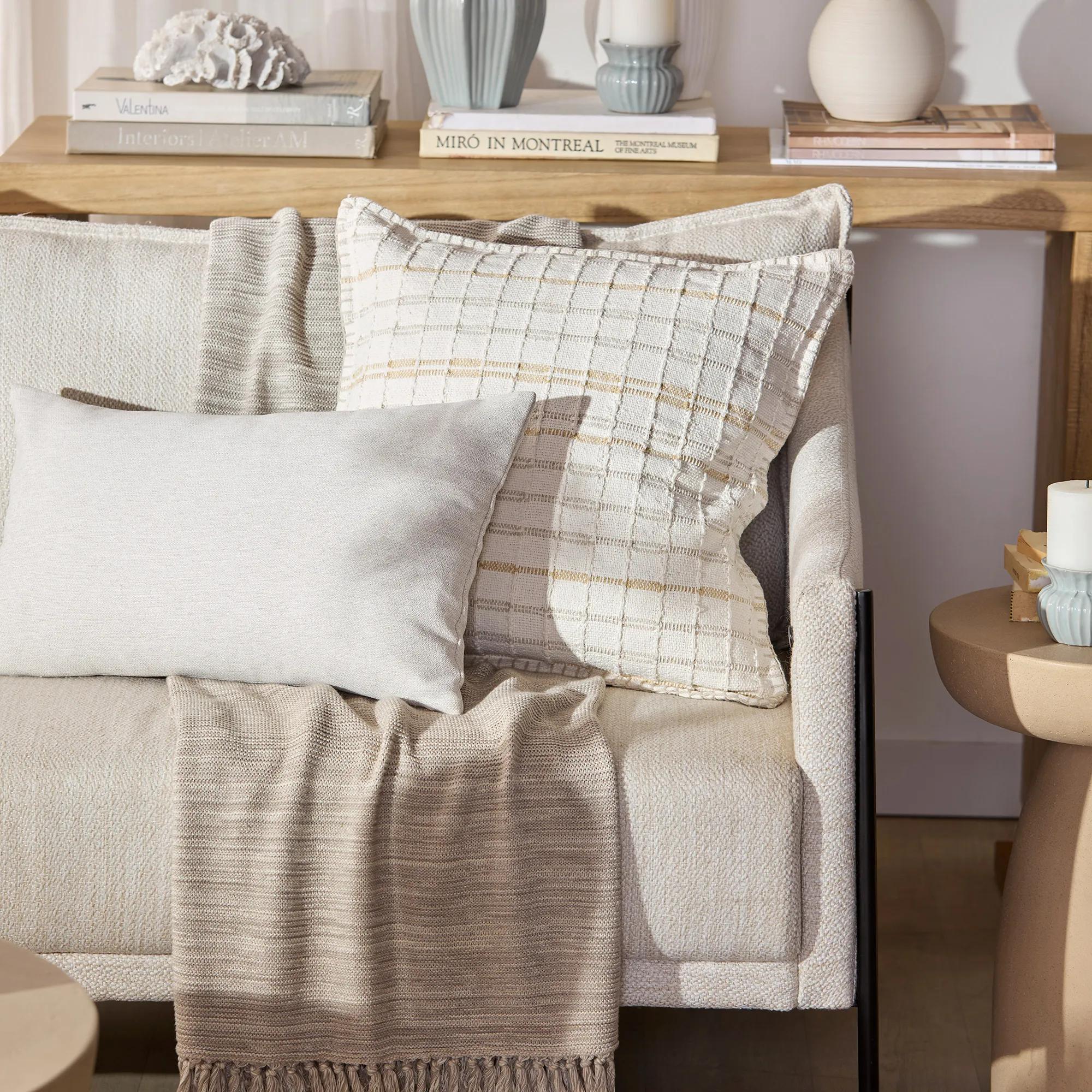 2-Tone Lucas Throw - Image 5