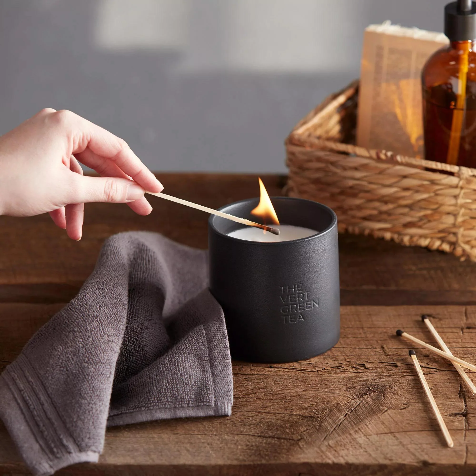Bouclair Green Tea Candle with Wooden Lid - Image 4