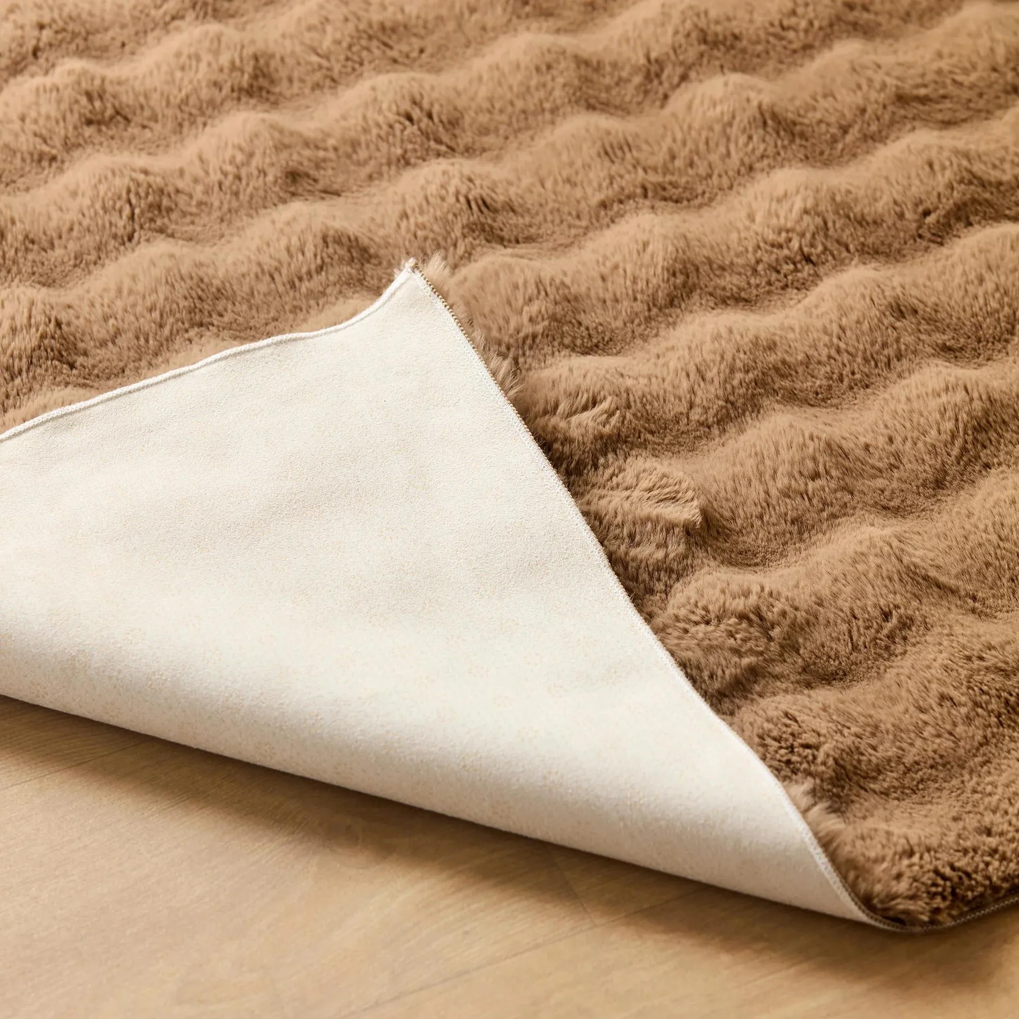 Cream Bubble Faux Fur Rug - Image 4