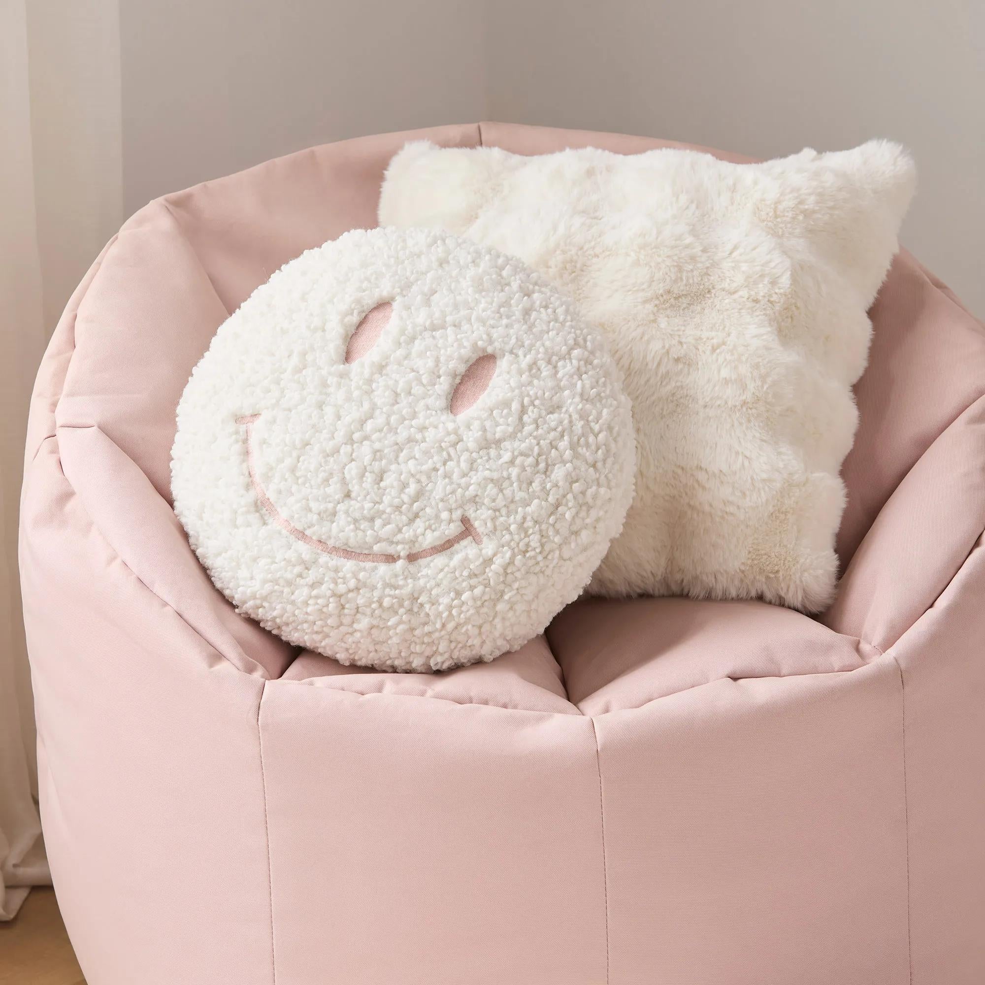 Della Decorative Pillow - Image 9