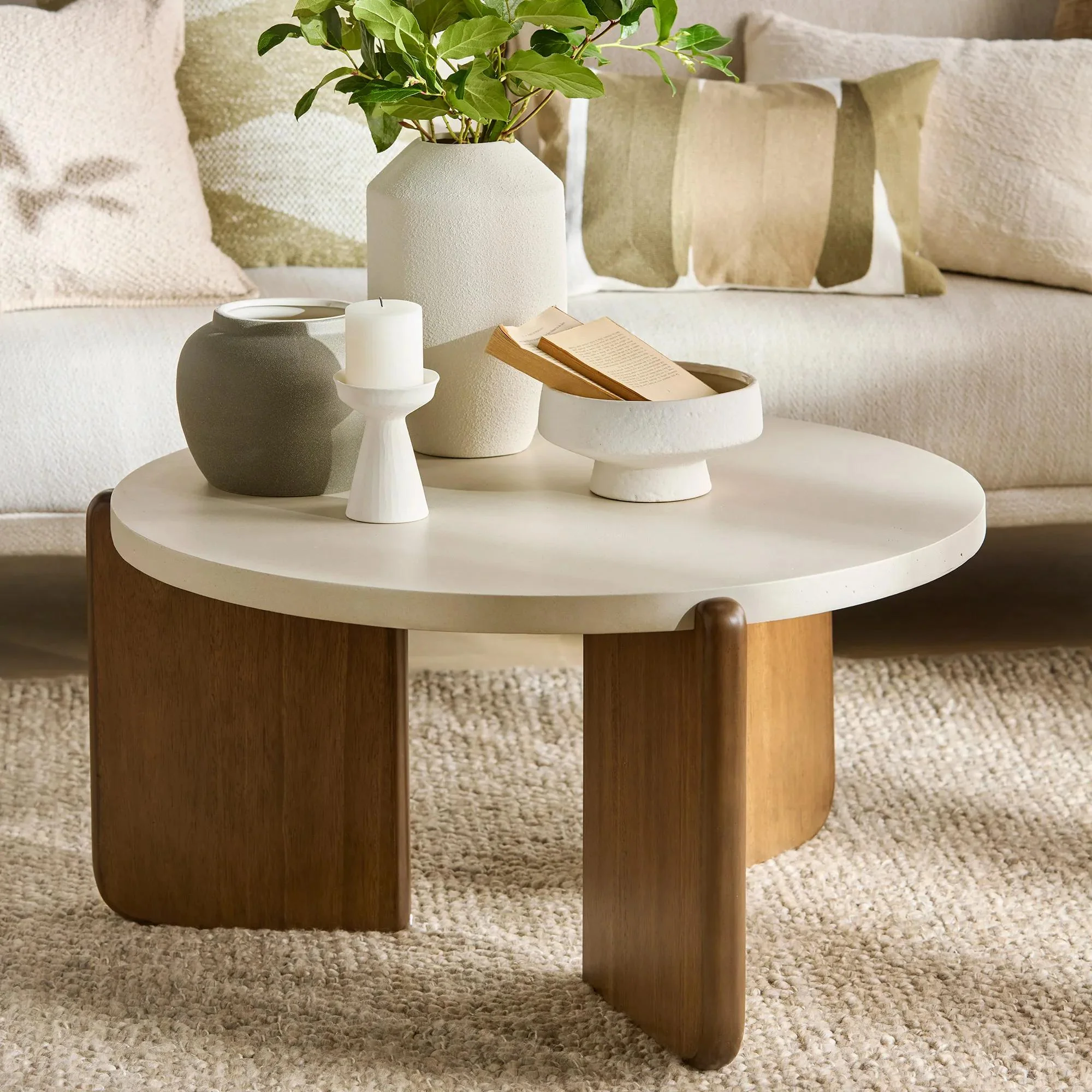 Ceramic Bowl on Stand - Image 2
