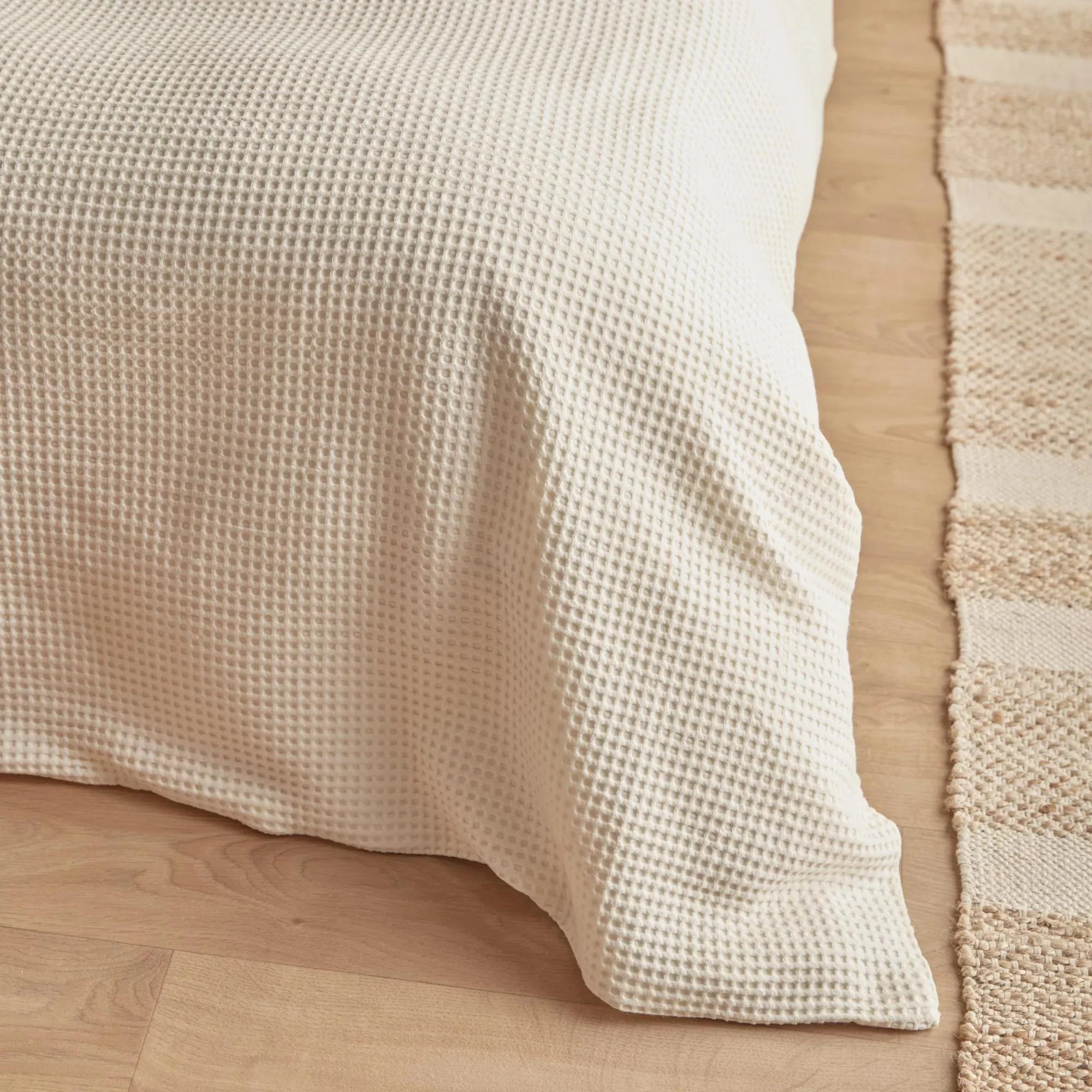 Ivory Collin Collection - 3-Piece Duvet Cover Set - Image 3