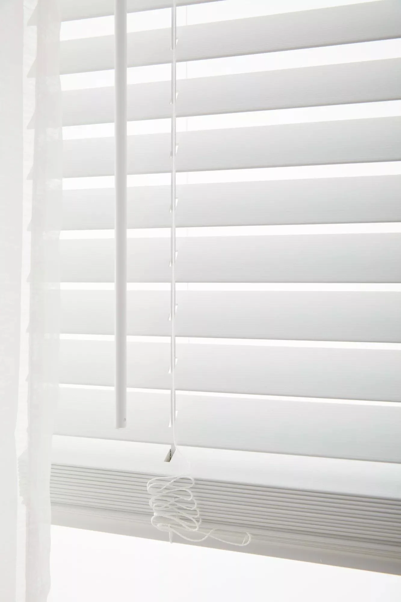 Cordless Faux Wood Blinds - Easy Lift & Tilt - Image 3