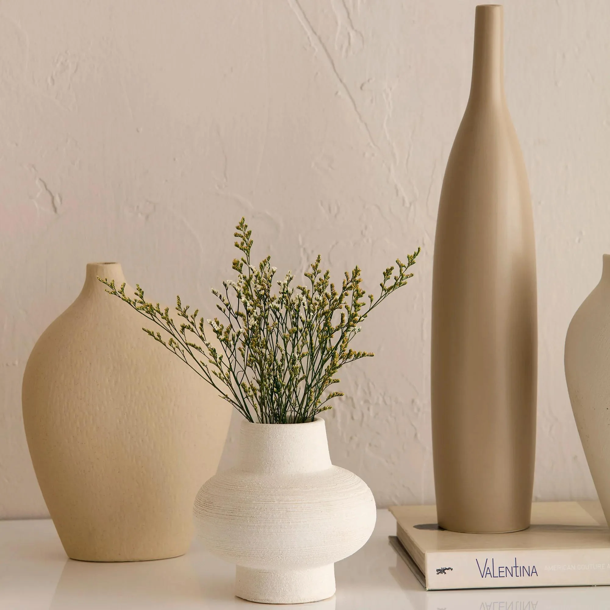 Curved Ceramic Table Vase - Image 4
