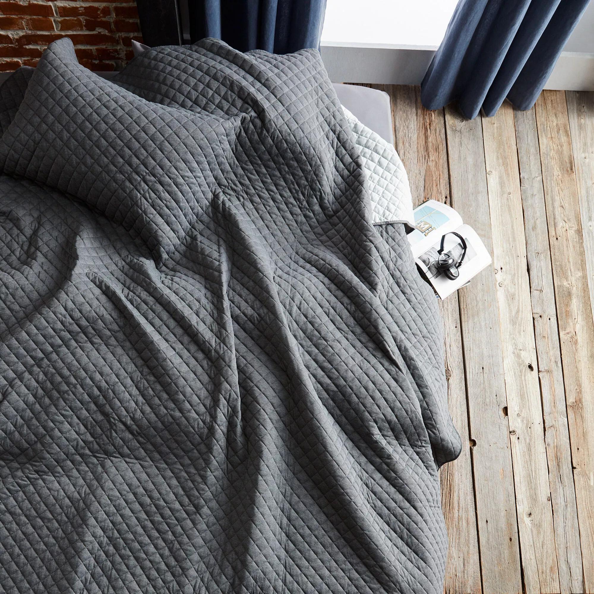 Damien Collection - Reversible Jersey Coverlet Set - Image 3