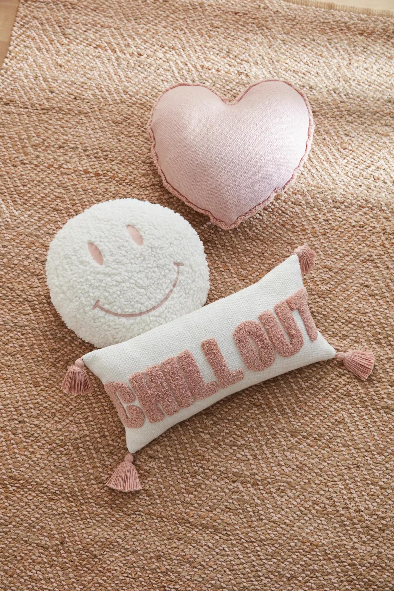 Della Decorative Pillow - Image 14