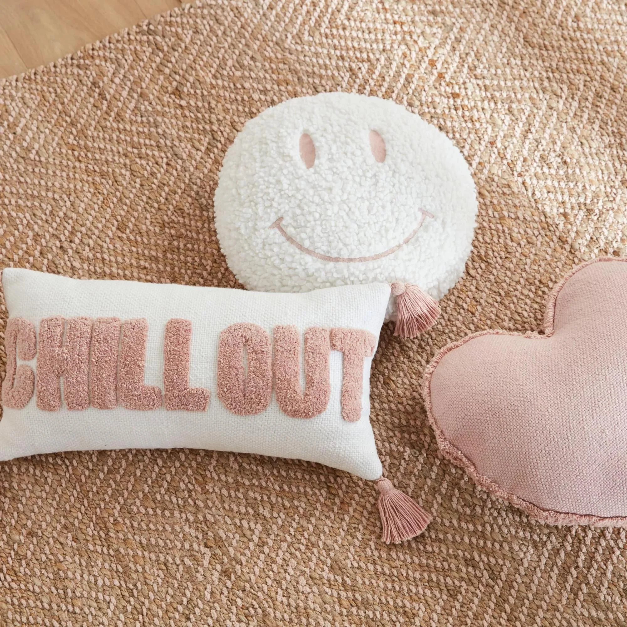 Della Decorative Pillow - Image 7