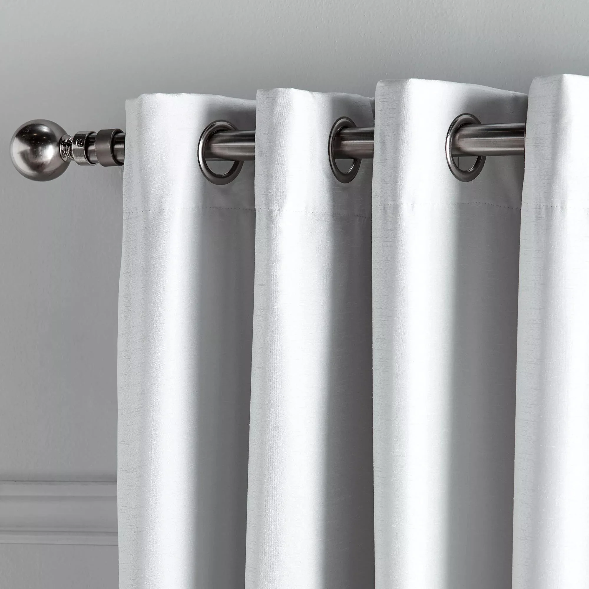 White Empire Blackout Curtain - Image 5
