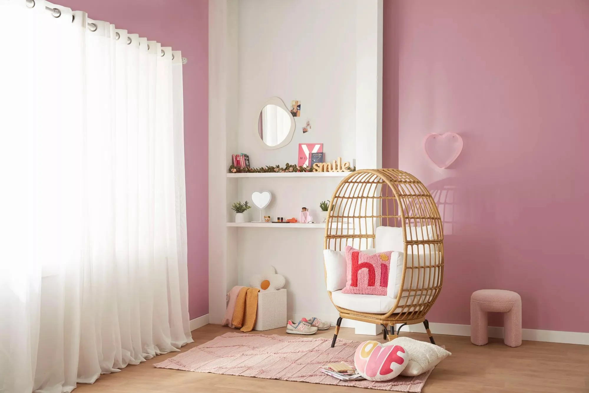 LED Heart-Shaped Table Mirror - Image 10