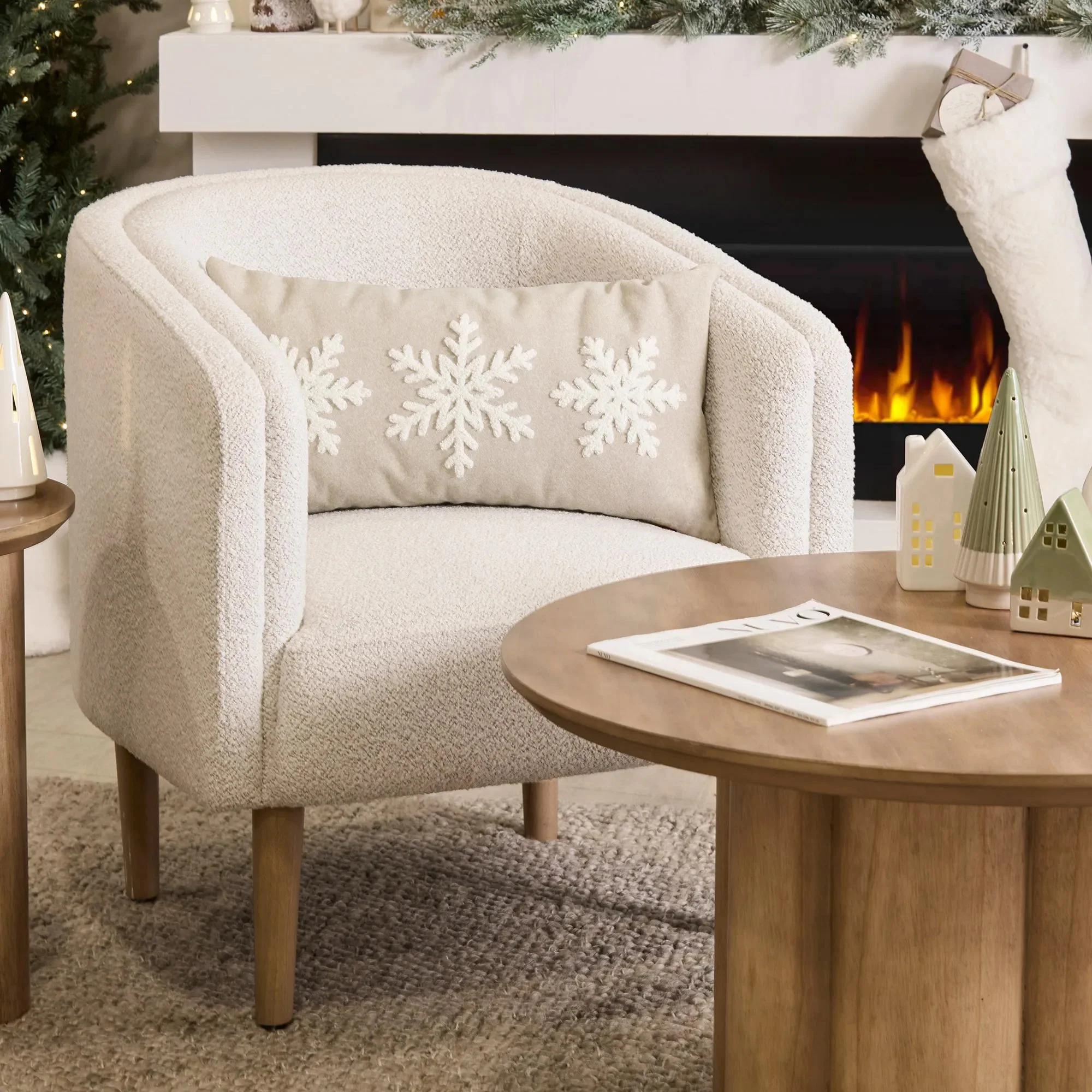 Fabric and wood accent chair - Image 2