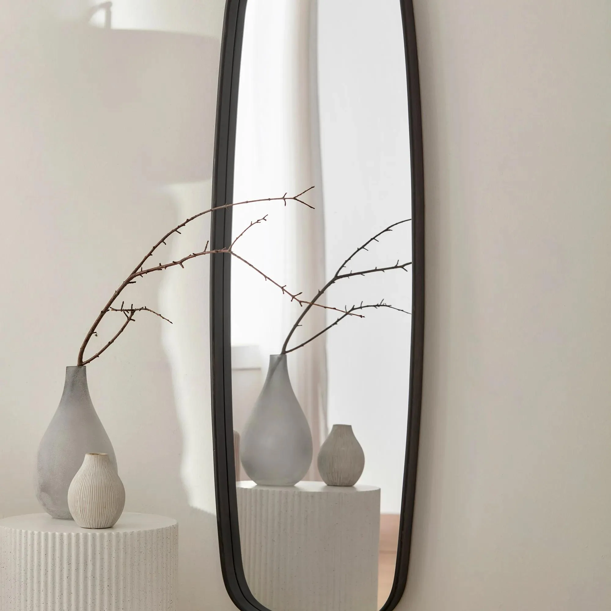 Frosted Glass Table Vase - Image 4