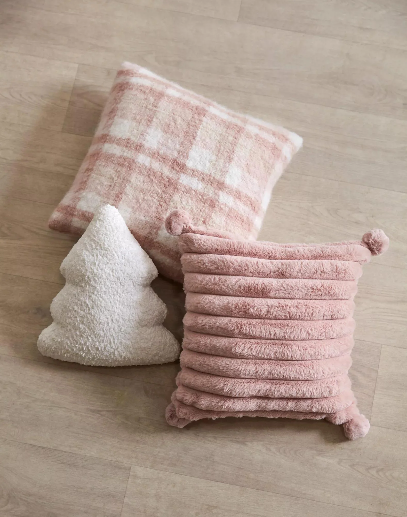 Glimer Decorative Throw Pillow - Image 8
