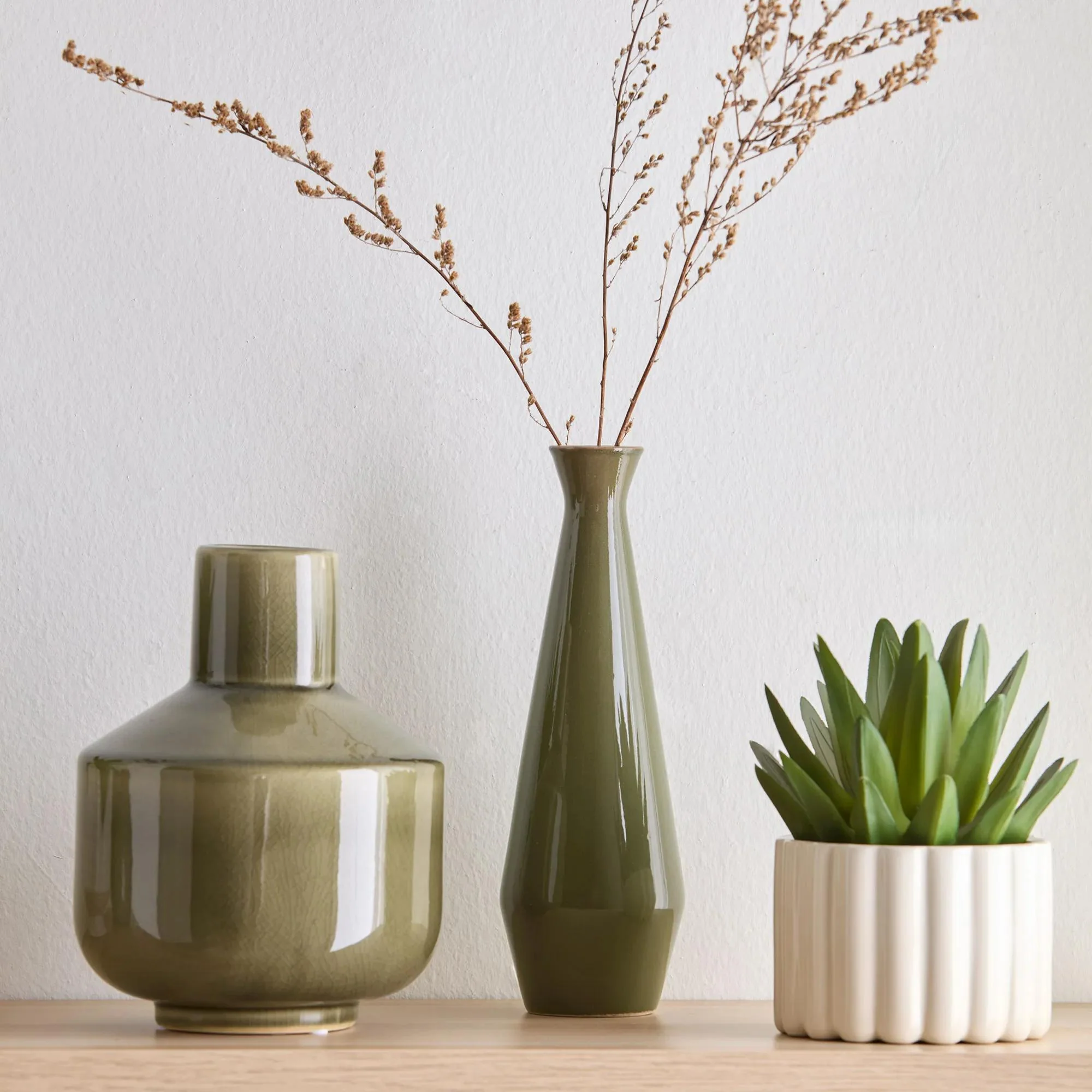 Green Ceramic Table Vase - Image 4