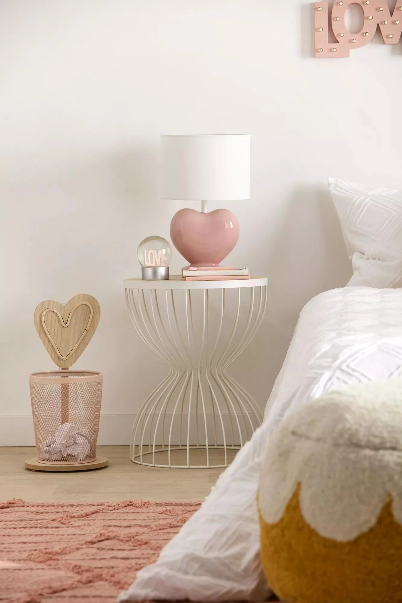 Pink Heart Shaped Table Lamp - Image 11