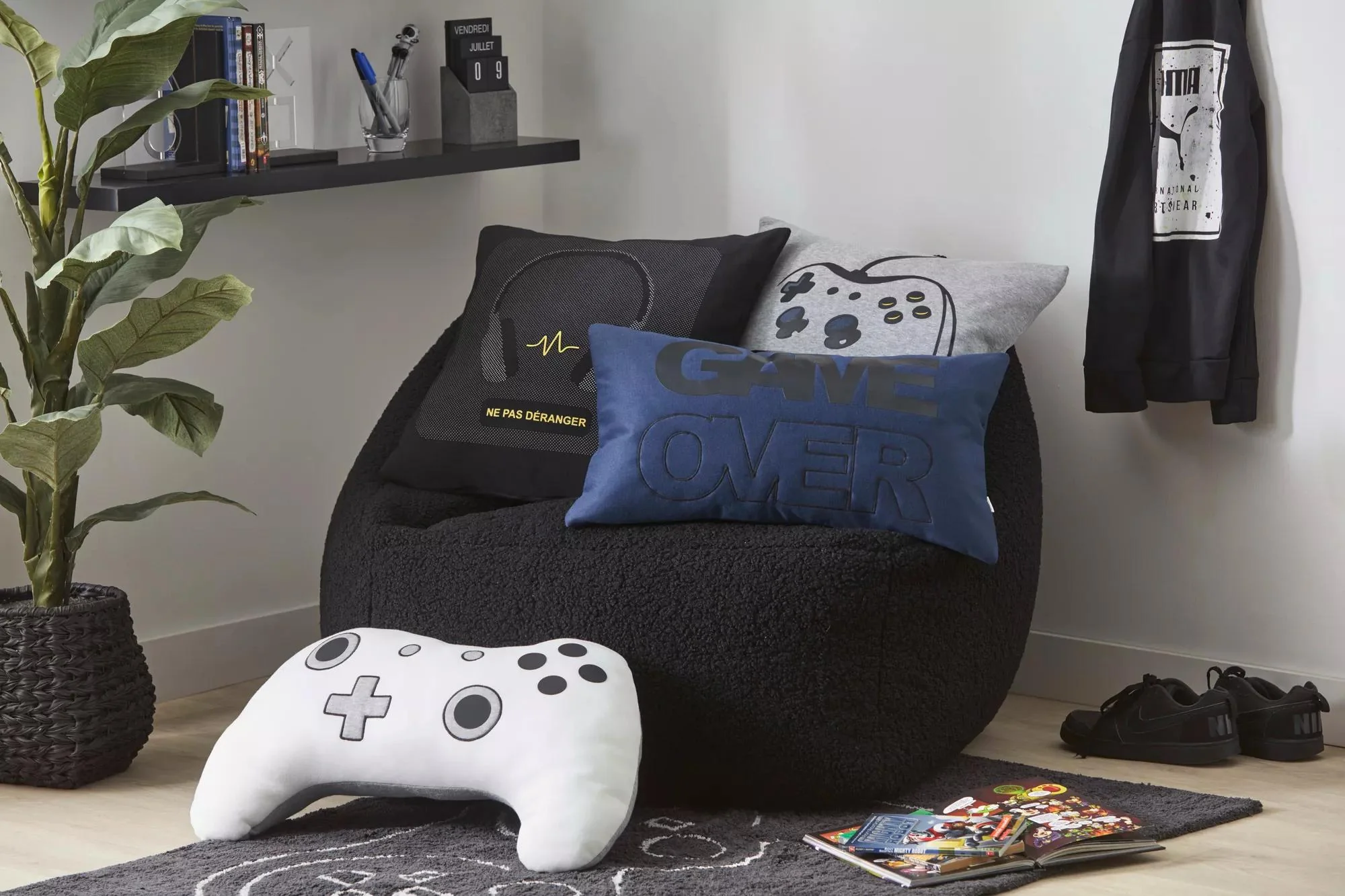 James Decorative Pillow - Image 4