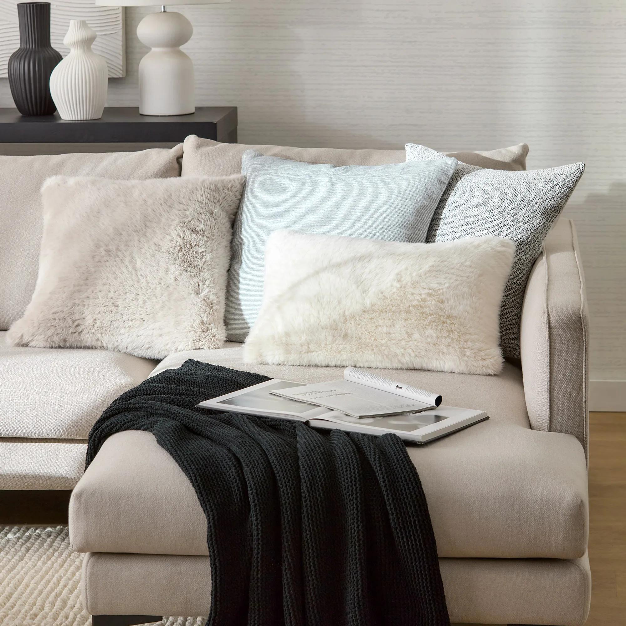 Black Lonny Woven Throw - Image 4