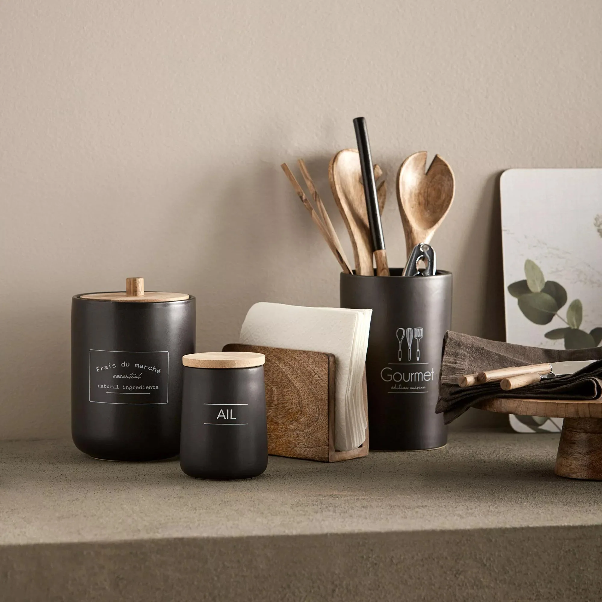 Mango Wood Napkin Holder - Image 3