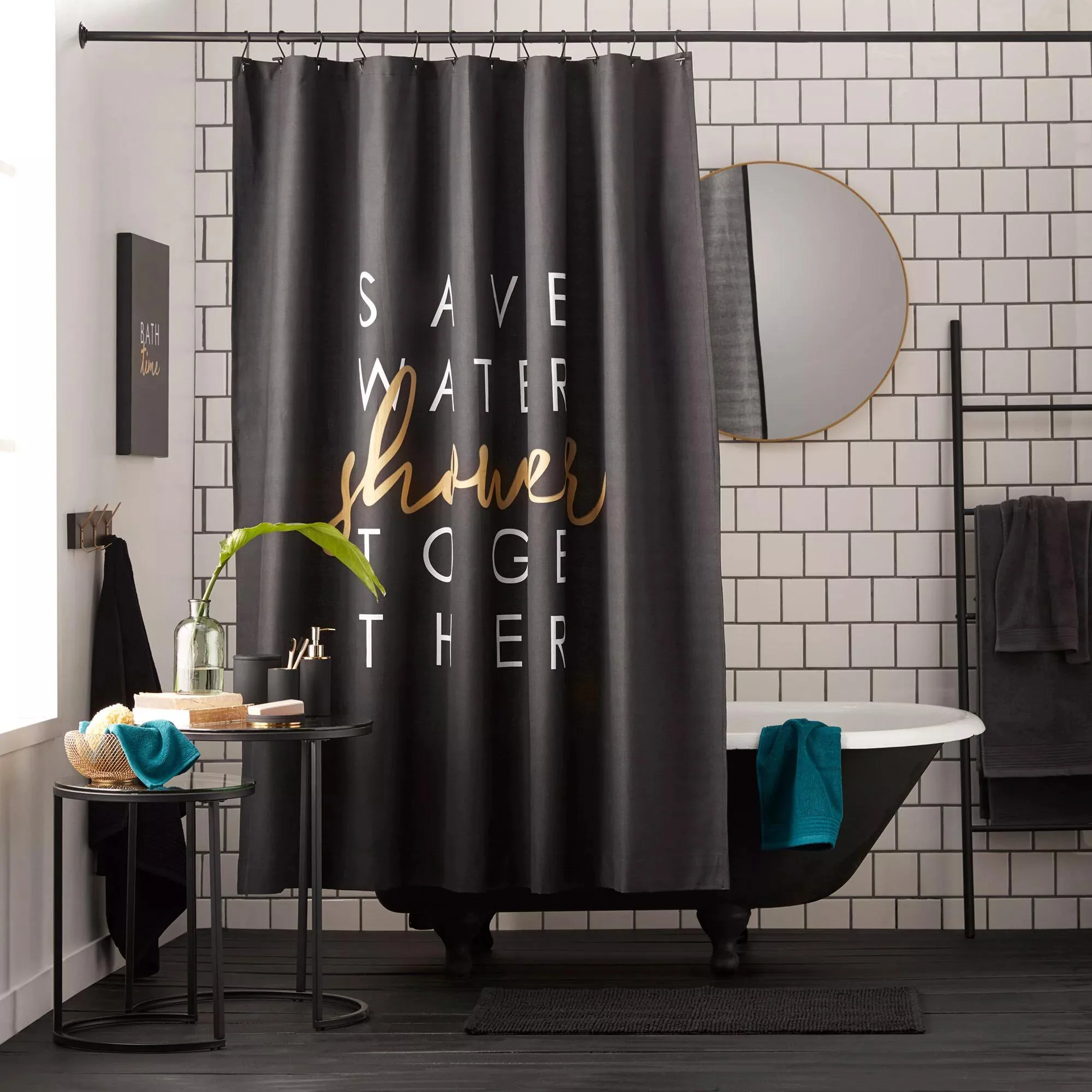 Black Metal Ladder Towel Holder - Image 5