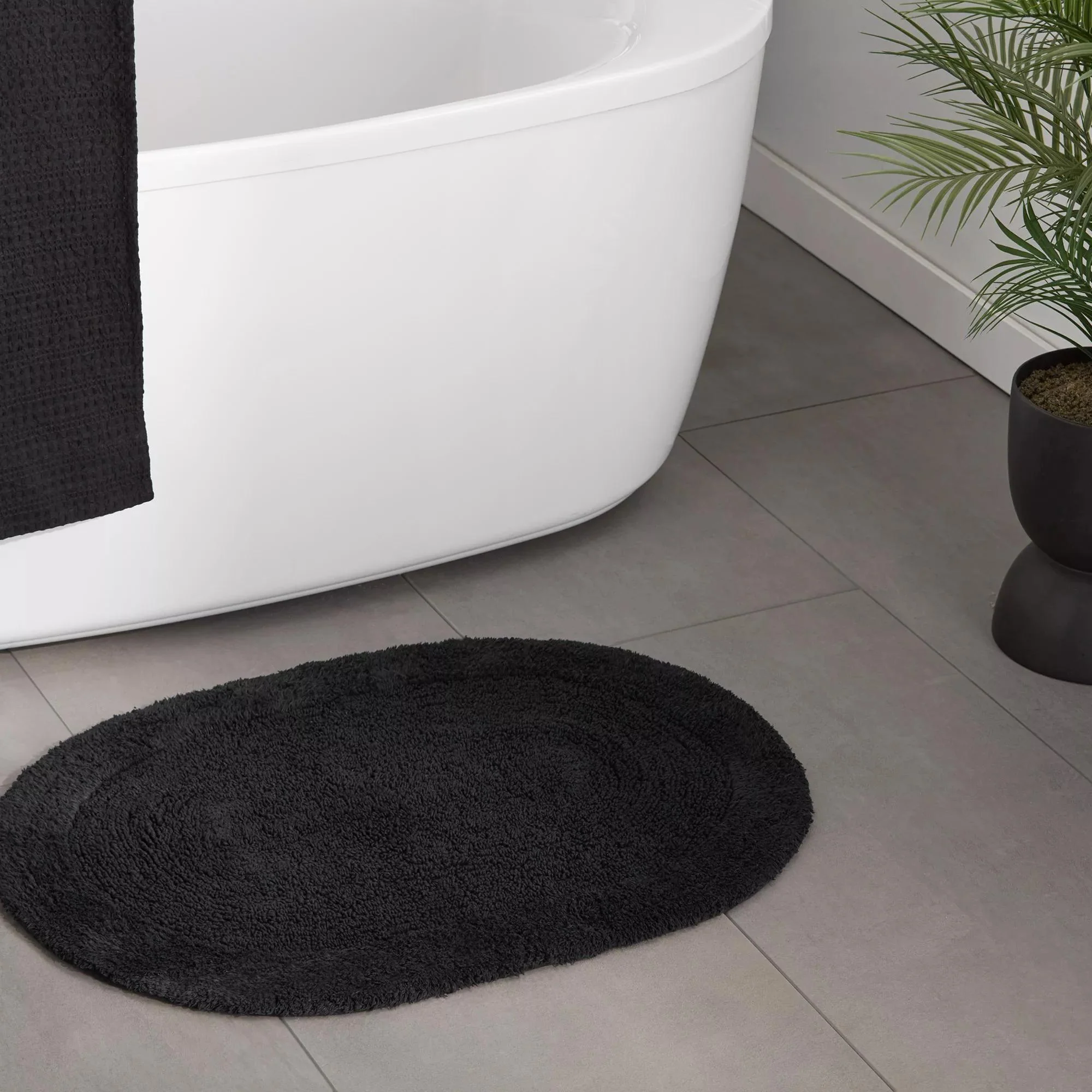Black Oval Tufted Bath Mat - Image 2