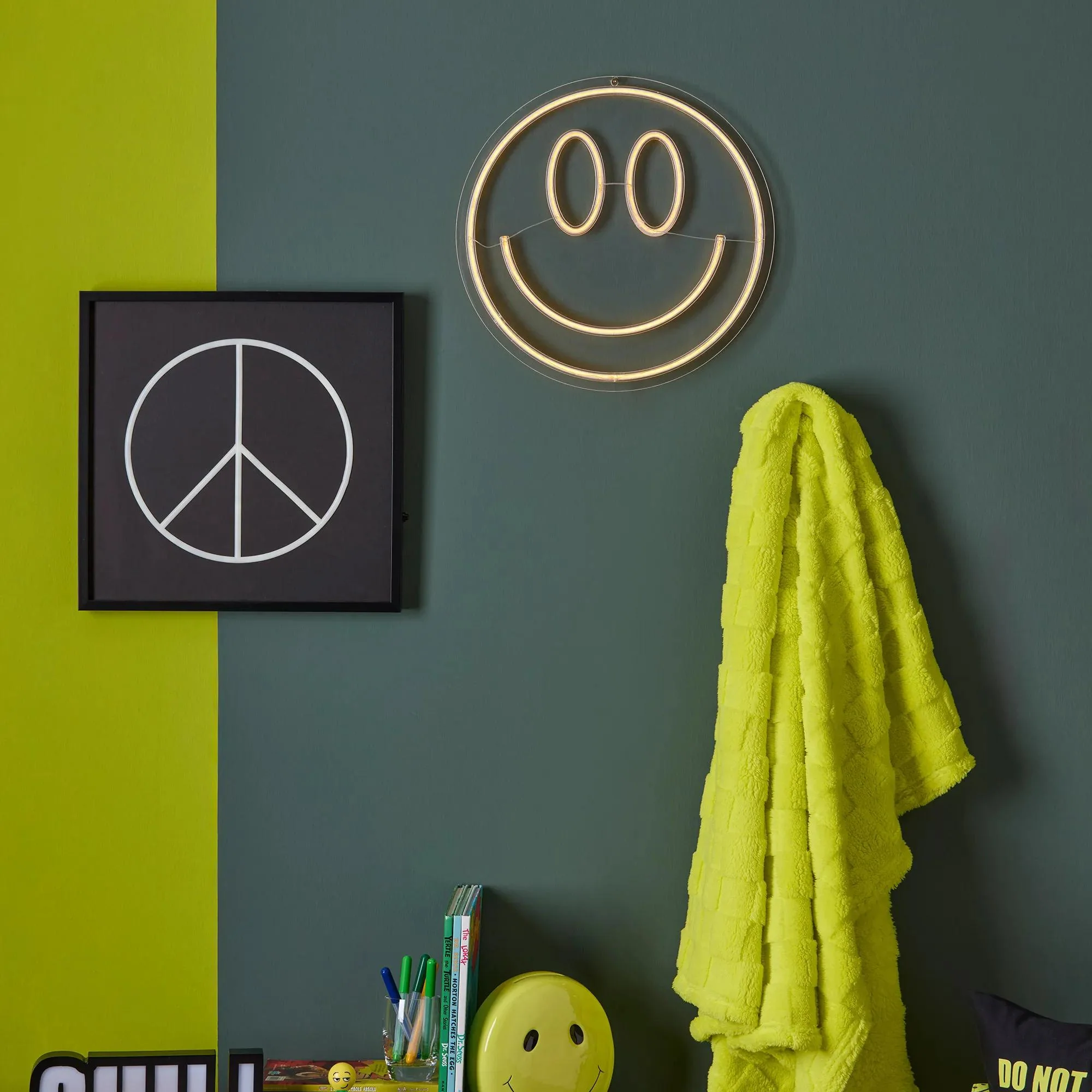 Peace Sign Neon Light Up Wall Art - Image 5