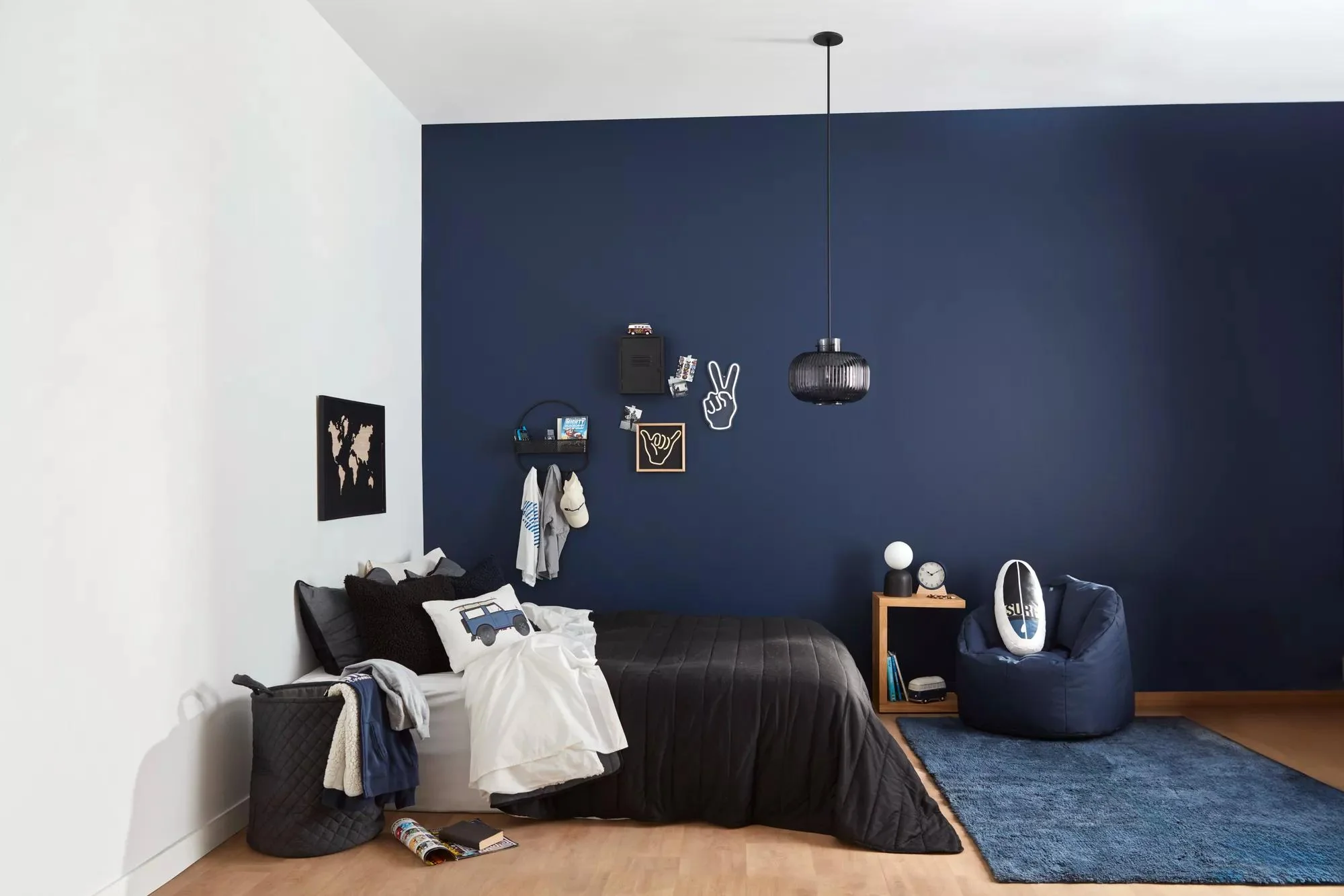 Peace Sign Neon Light Wall Decor - Image 6