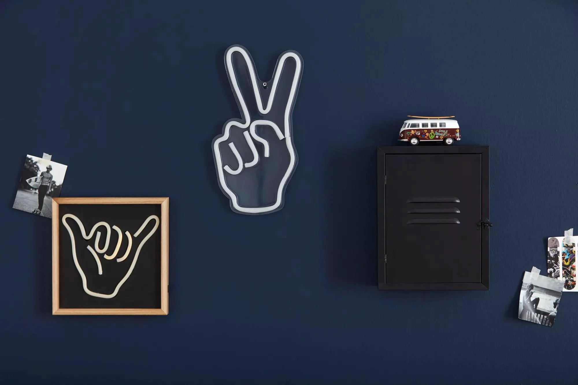 Peace Sign Neon Light Wall Decor - Image 8