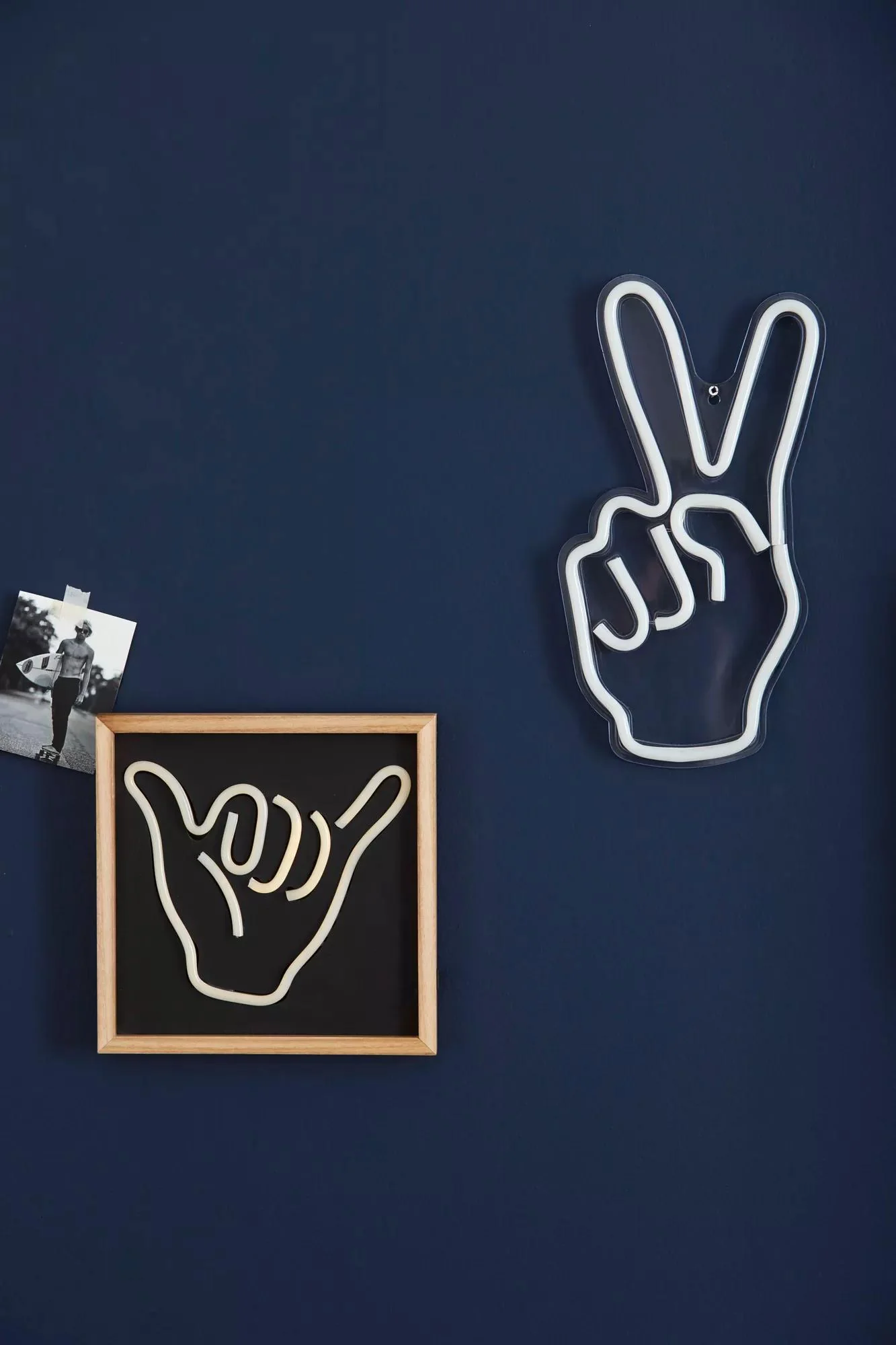 Peace Sign Neon Light Wall Decor - Image 9