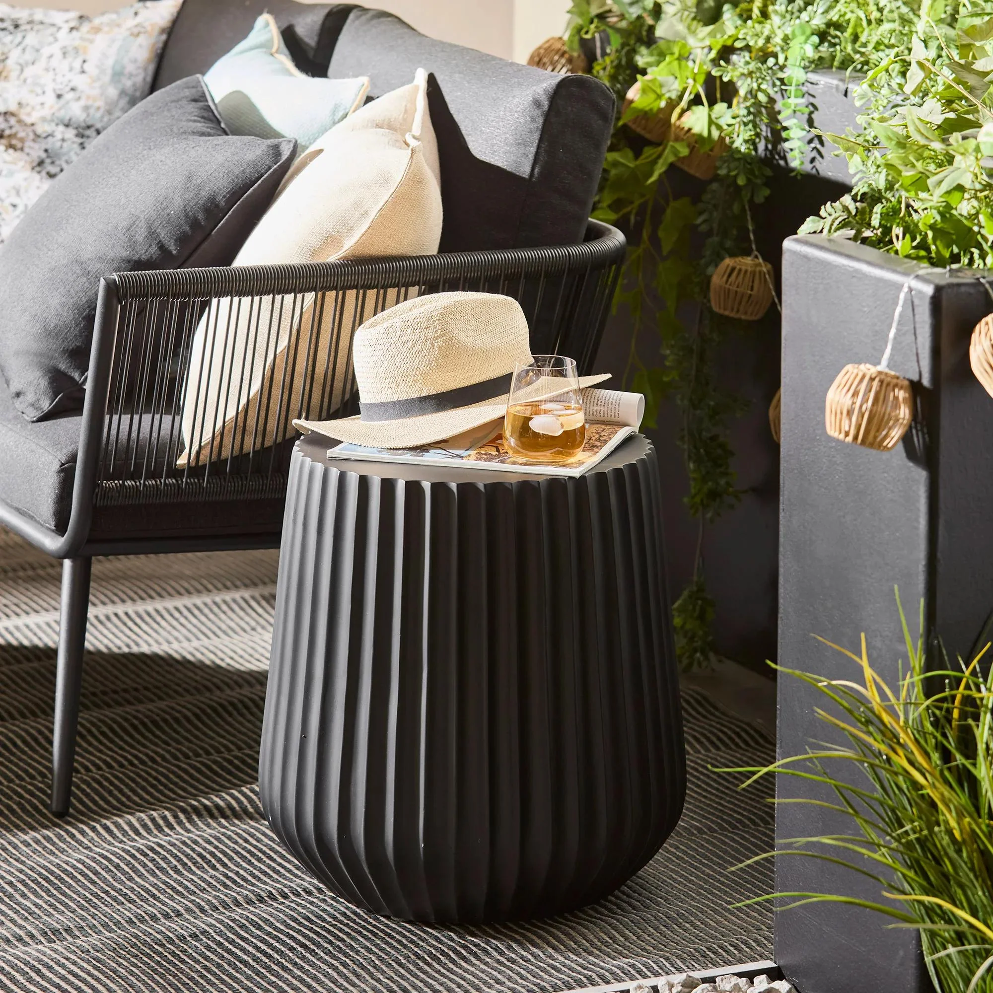 Ribbed Black Side Table - Image 4