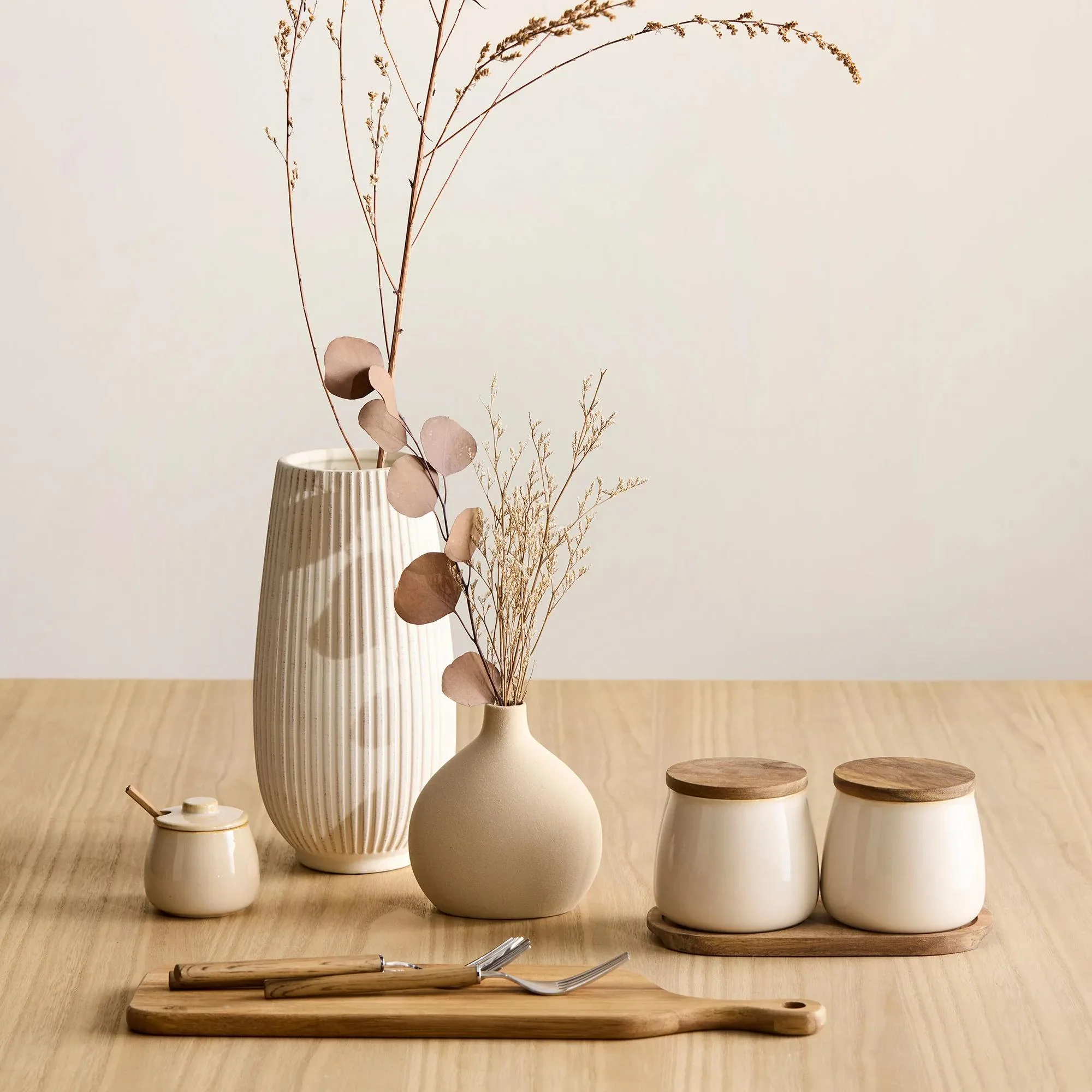 Ribbed Ceramic Table Vase - Image 3