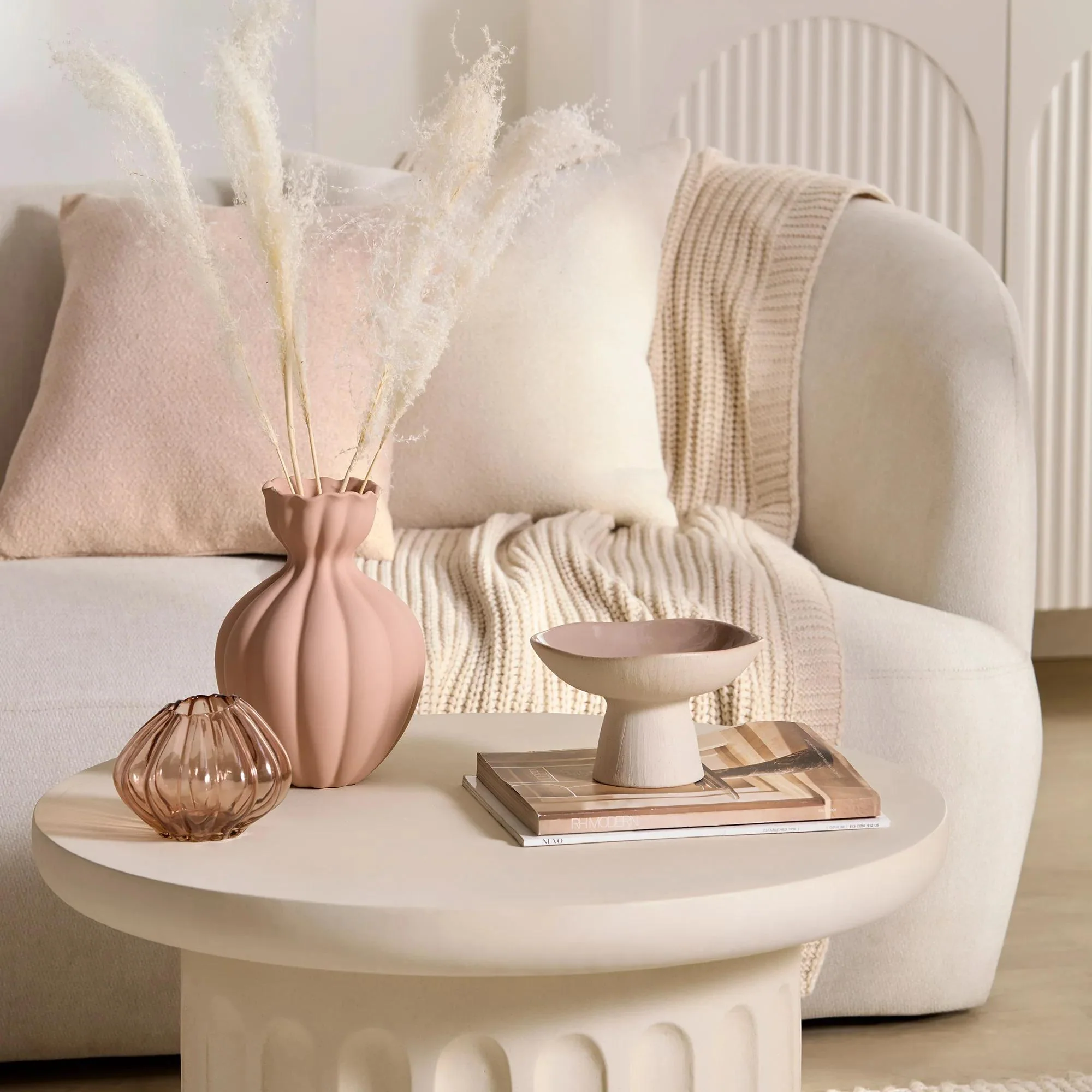 Wide Ribbed Vase - Image 5