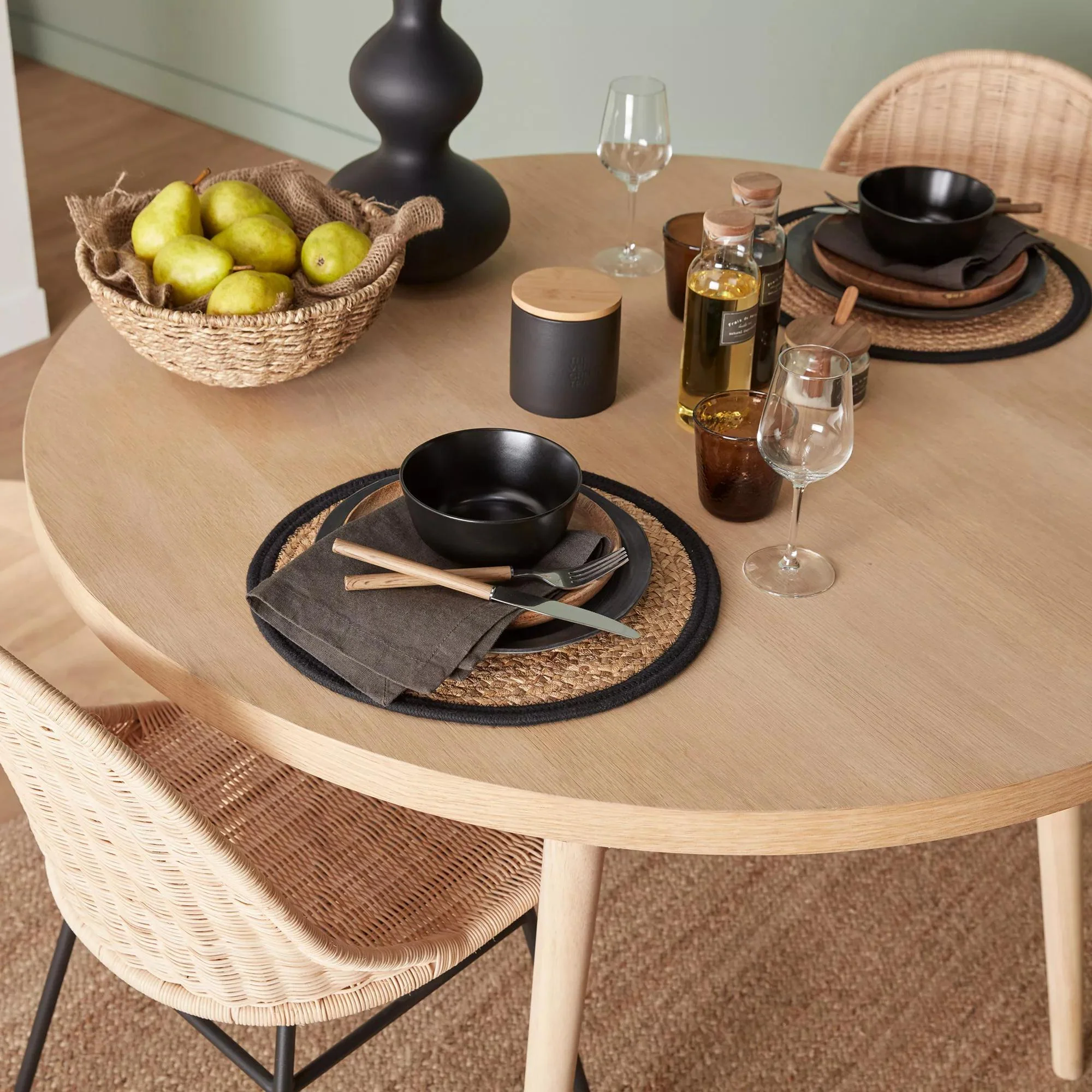 Round Natural Fiber Placemat - Image 2