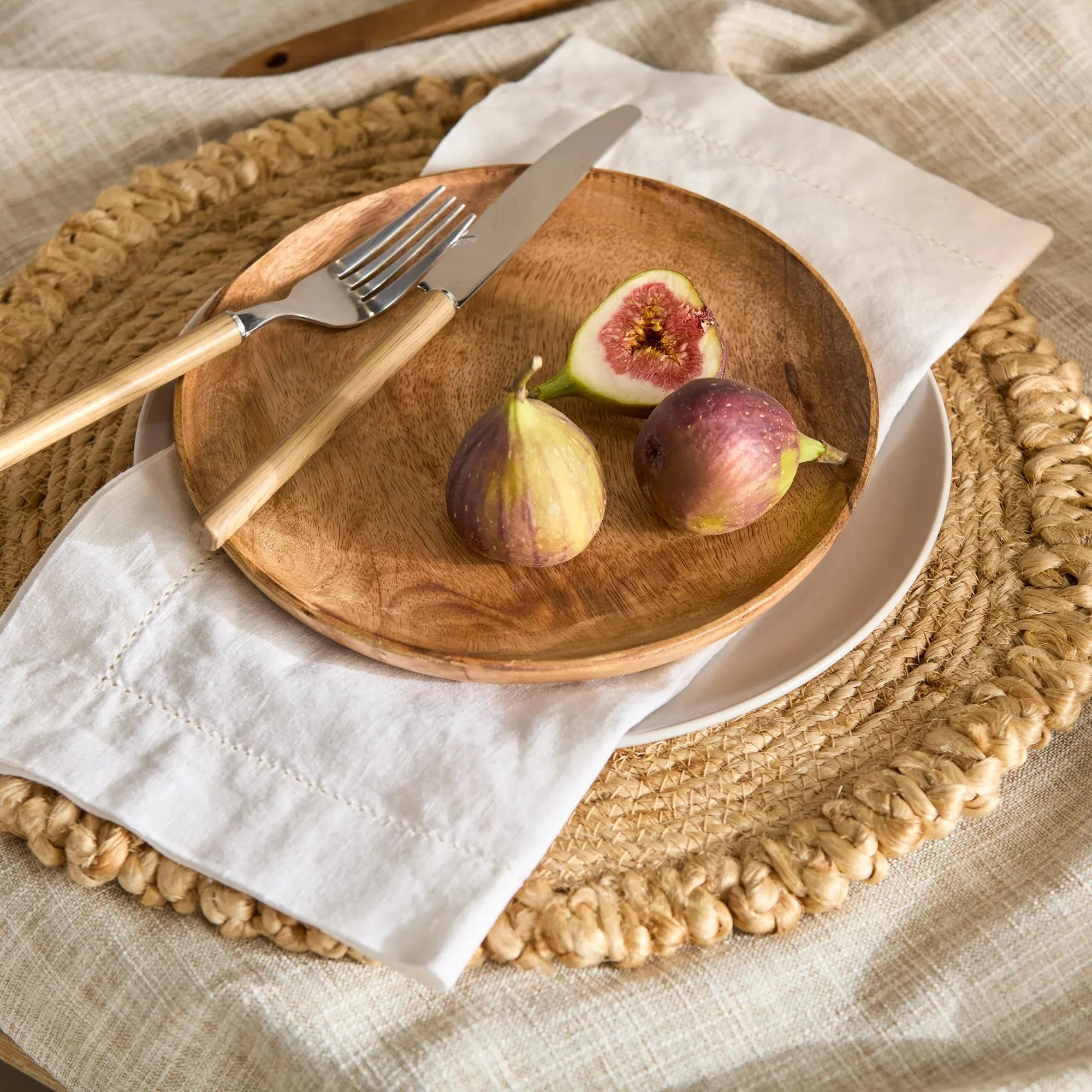 Round Natural Fiber Placemat - Image 3