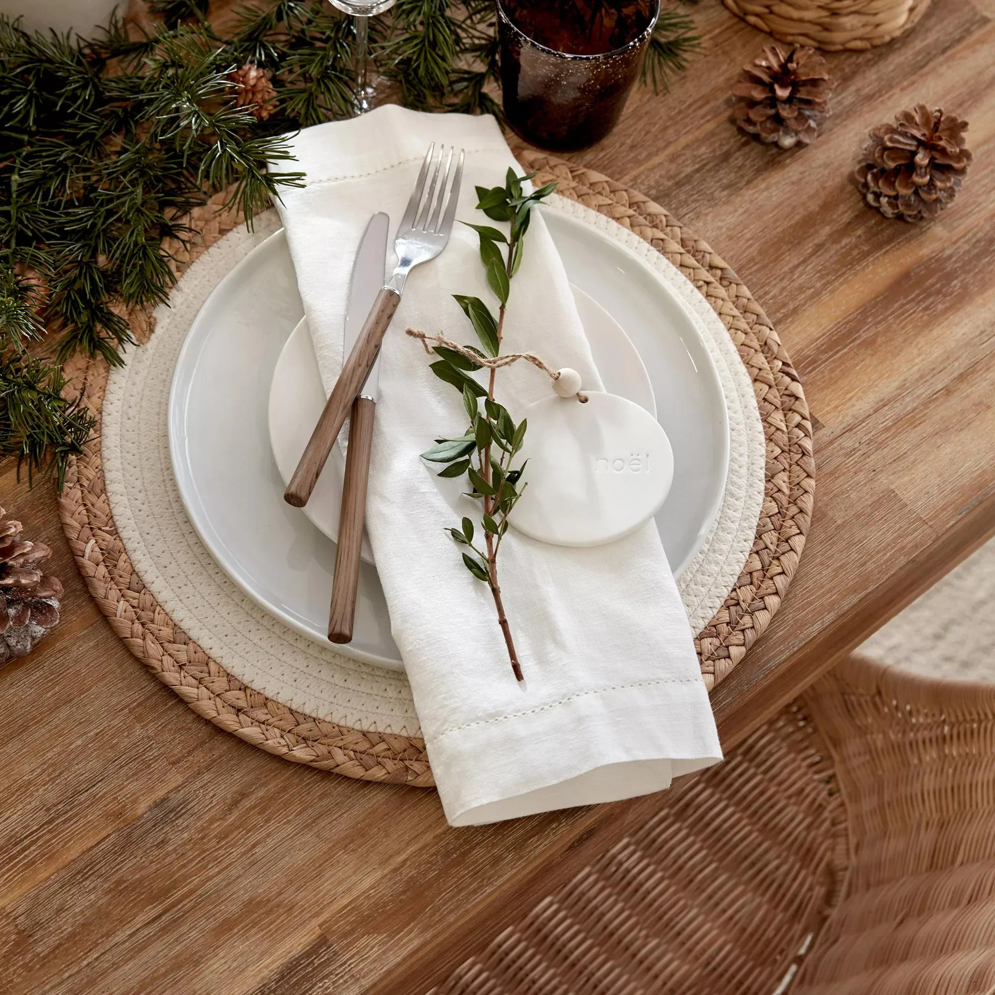 Round Straw Placemat - Image 5