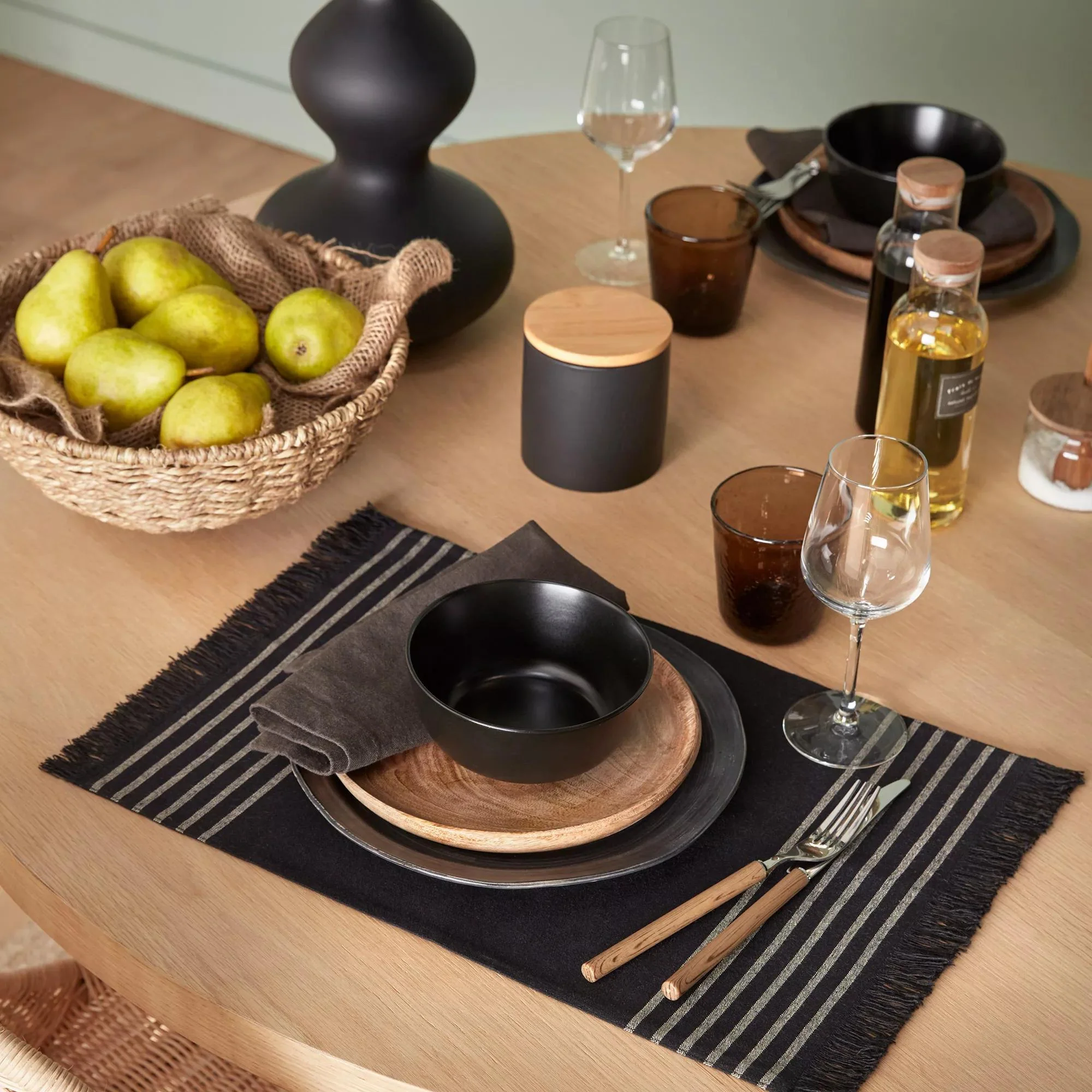 Set of 4 Black & Natural Fringed Fabric Placemats - Image 2