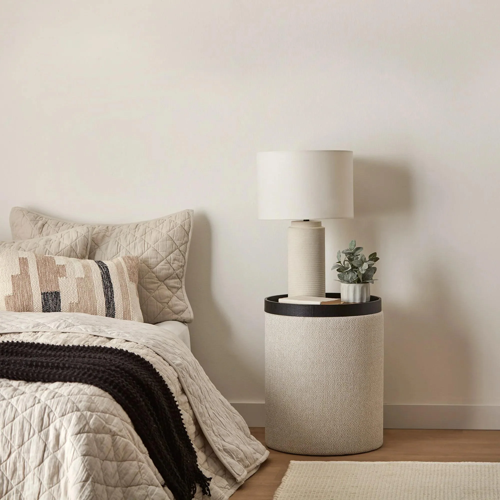 Textured Ceramic Table Lamp - Image 3