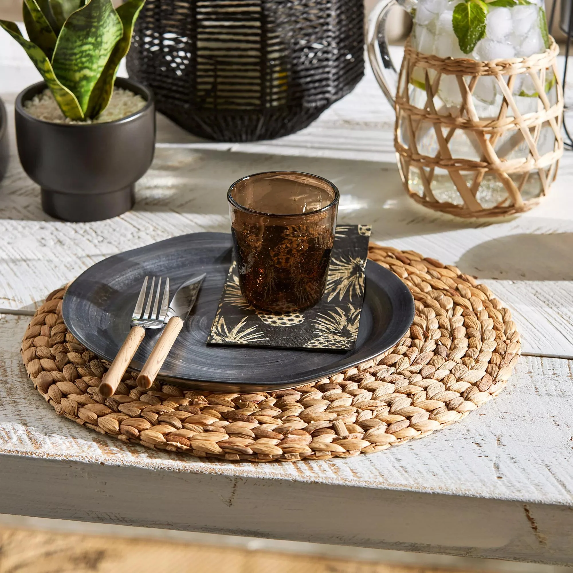 Water Hyacinth Round Placemat - Image 5