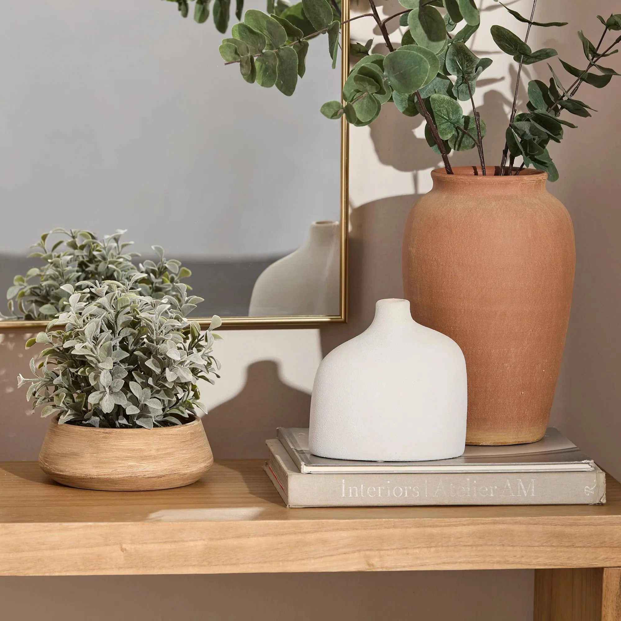 White Ceramic Table Vase - Image 10