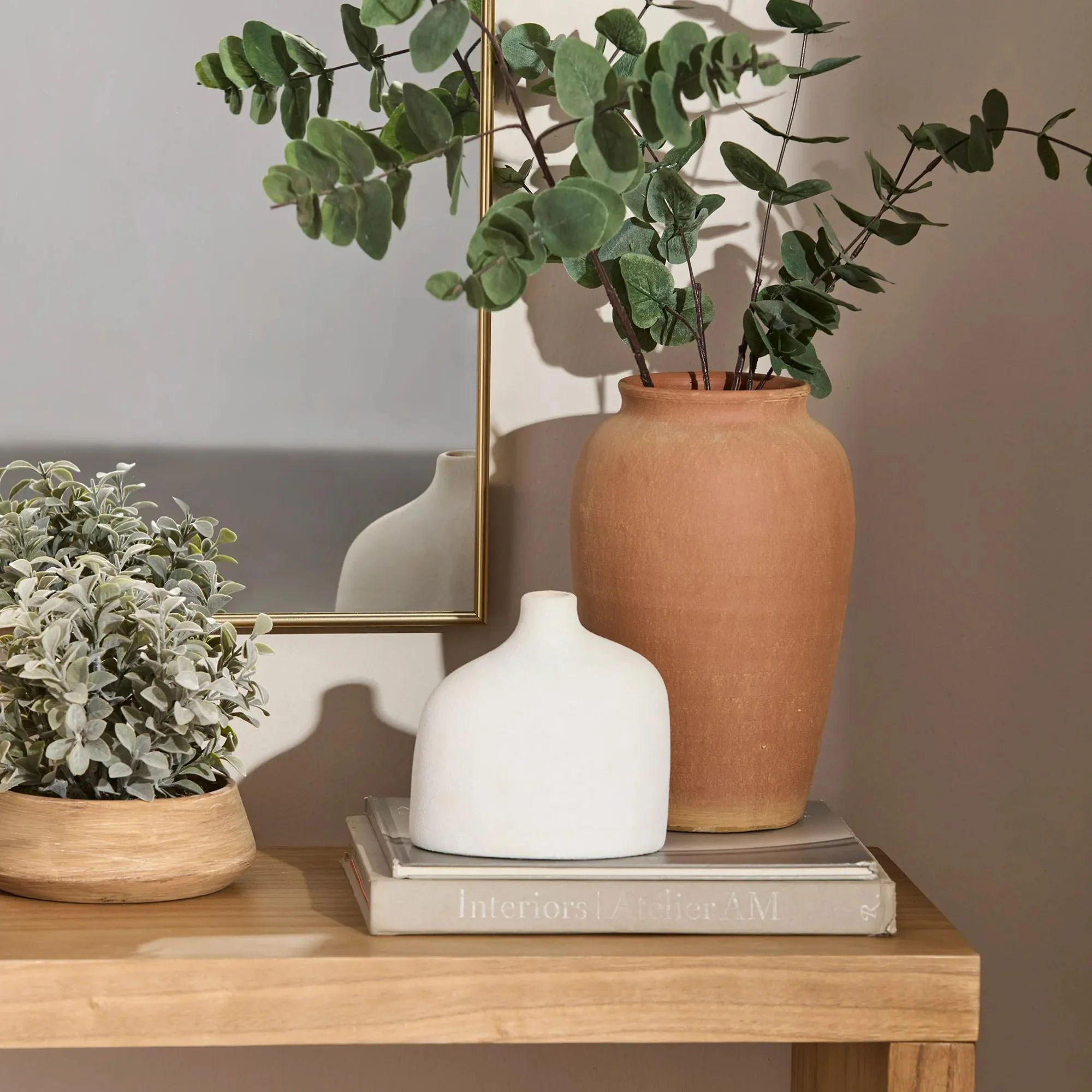 White Ceramic Table Vase - Image 9