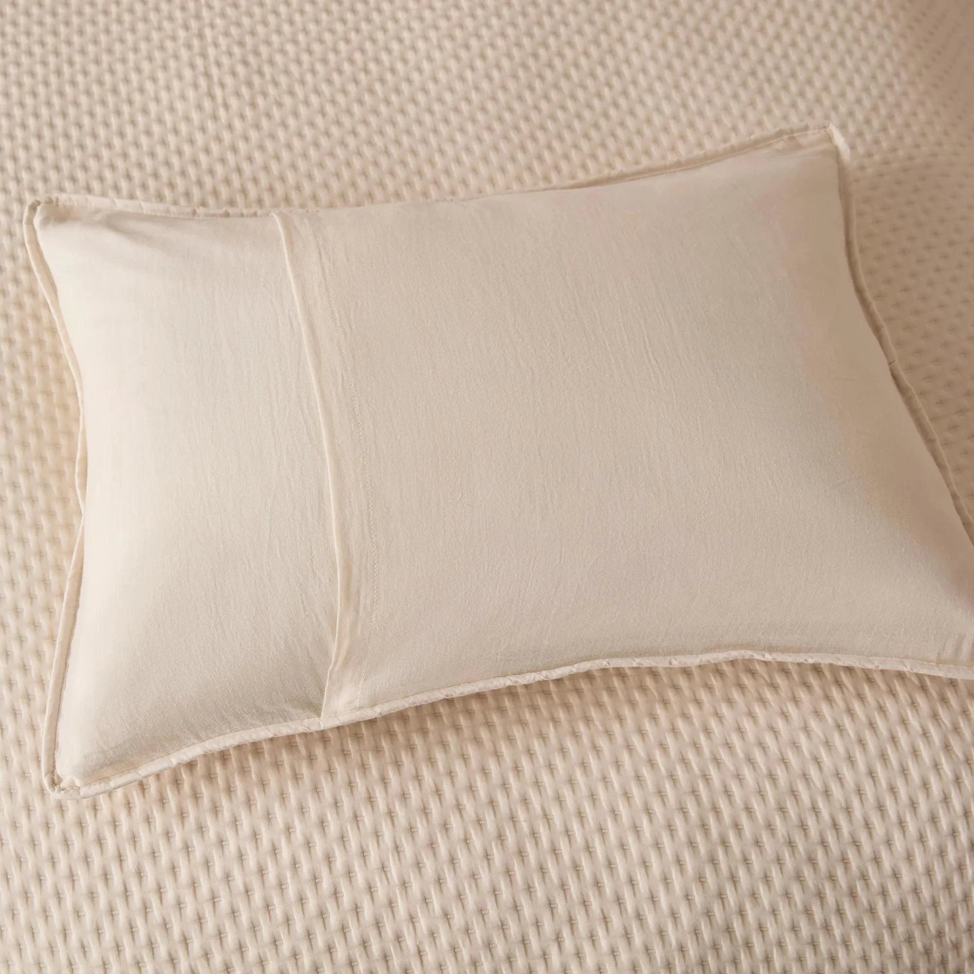 Yaso Collection - Coverlet Set - Image 3